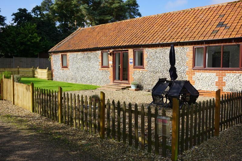 Anvil & Stable Cottages Felbrigg Bagian luar foto